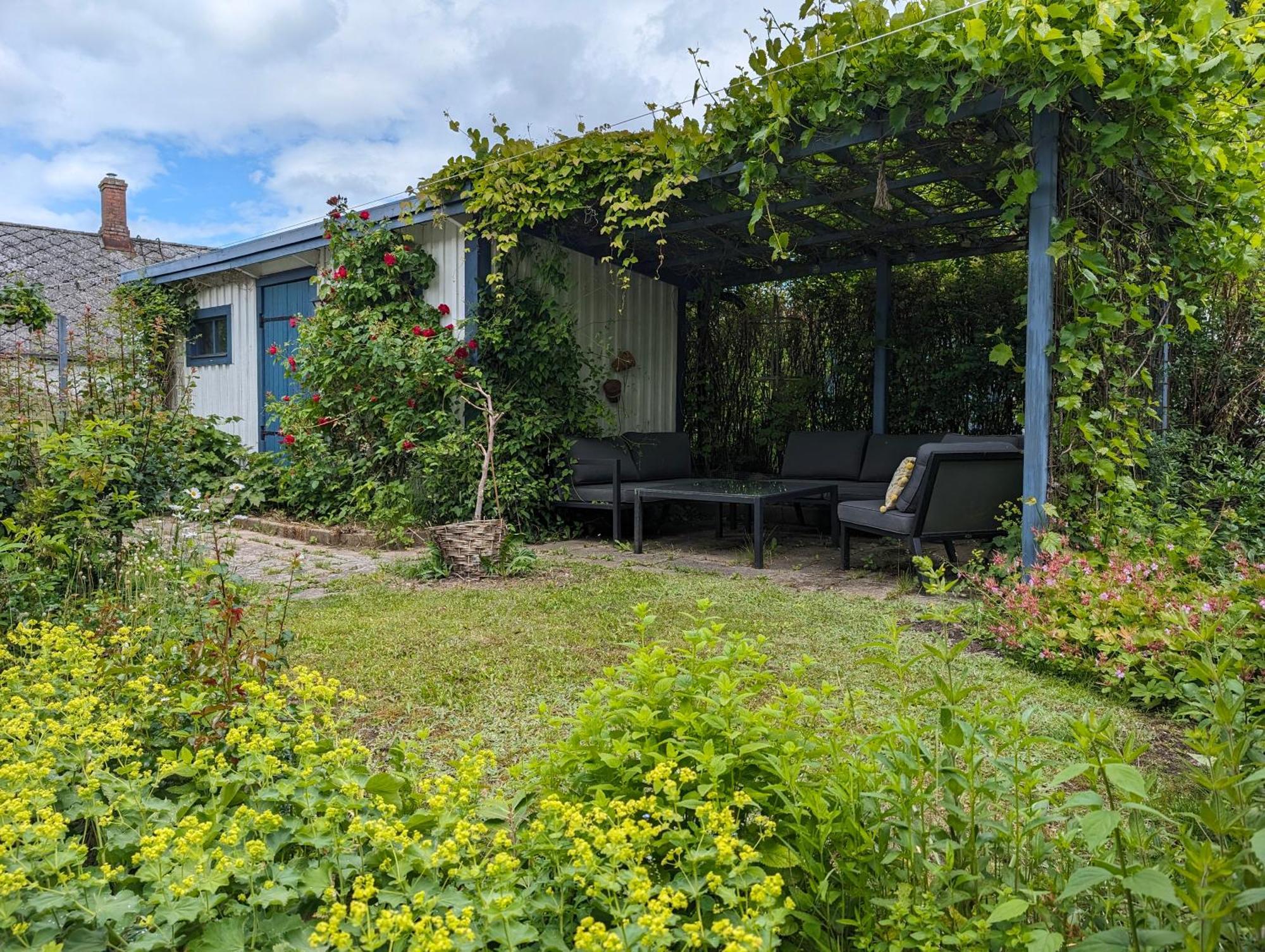 Millans Dockhus Villa Onslunda Exteriör bild
